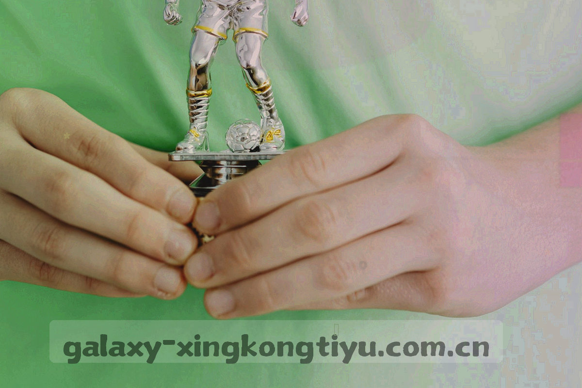 抽象对阵网格，节点之间用星轨银色的细线连接，呈现两队多次交锋关系